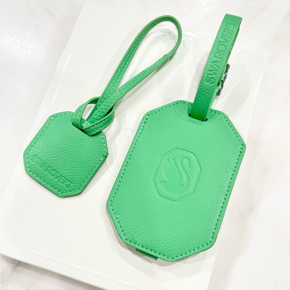 New in Box Swarovski Green Luggage Tag and Tag Holder Set